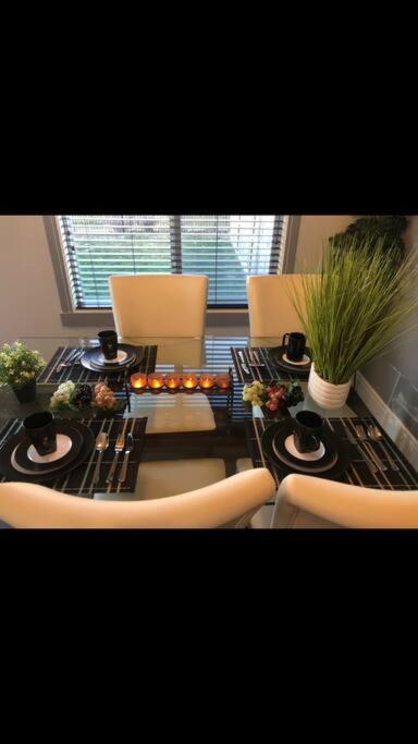 Cozy and beautiful 3 bedroom house close to lake