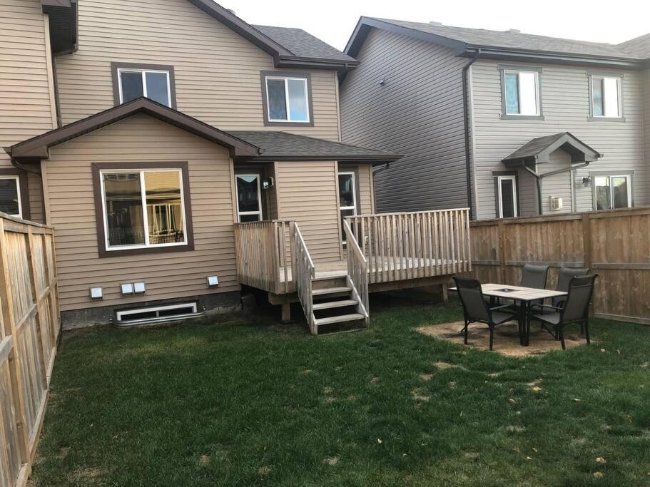 Cozy and beautiful 3 bedroom house close to lake