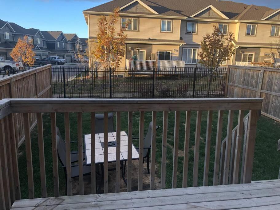 Cozy and beautiful 3 bedroom house close to lake