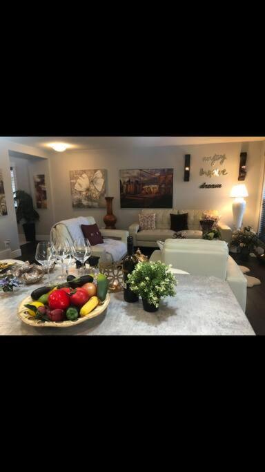 Cozy and beautiful 3 bedroom house close to lake