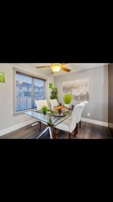 Cozy and beautiful 3 bedroom house close to lake