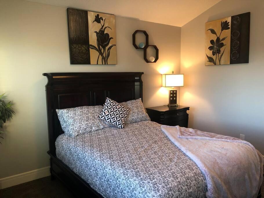 Cozy and beautiful 3 bedroom house close to lake