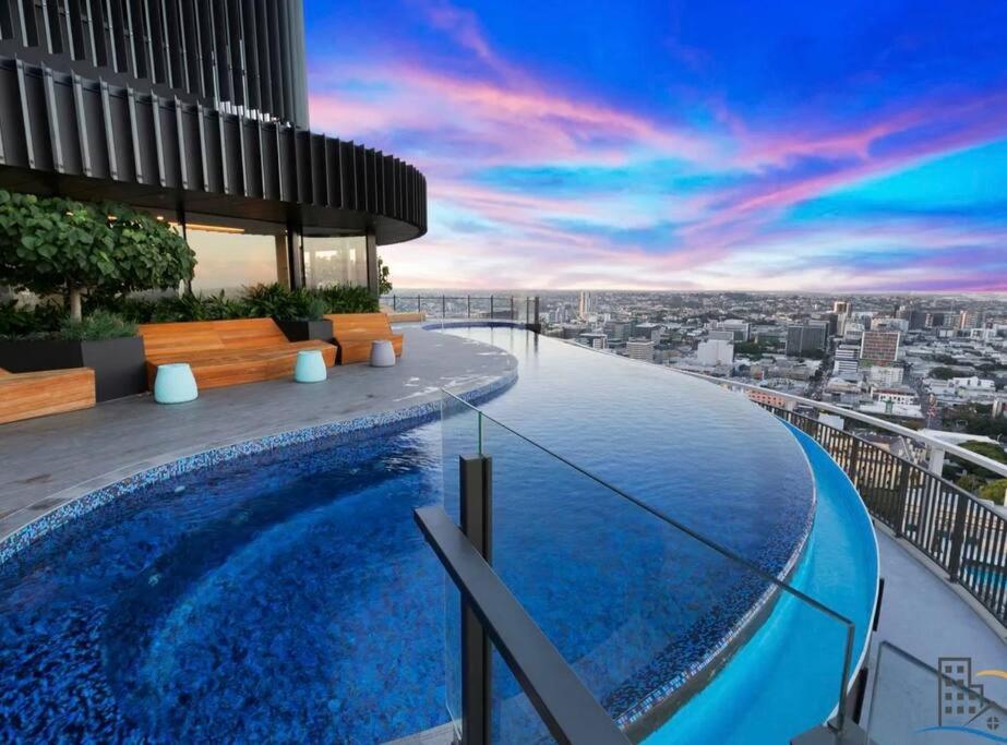 Brisbane Vacations - LvL29 Rooftop Pool Carpark Netflix by Stylish Stays - Property Image 12