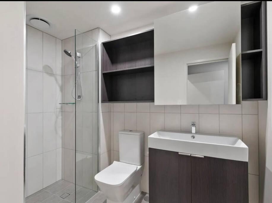 Brisbane Vacations - LvL29 Rooftop Pool Carpark Netflix by Stylish Stays - Property Image 18