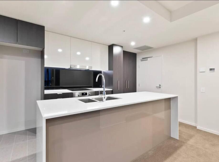 Brisbane Vacations - LvL29 Rooftop Pool Carpark Netflix by Stylish Stays - Property Image 15