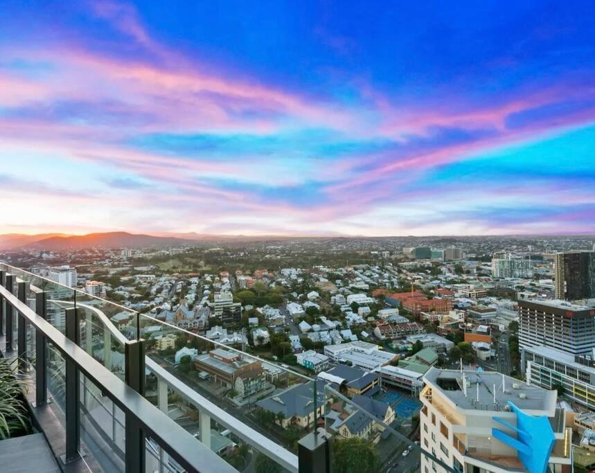 Brisbane Vacations - LvL29 Rooftop Pool Carpark Netflix by Stylish Stays - Property Image 5
