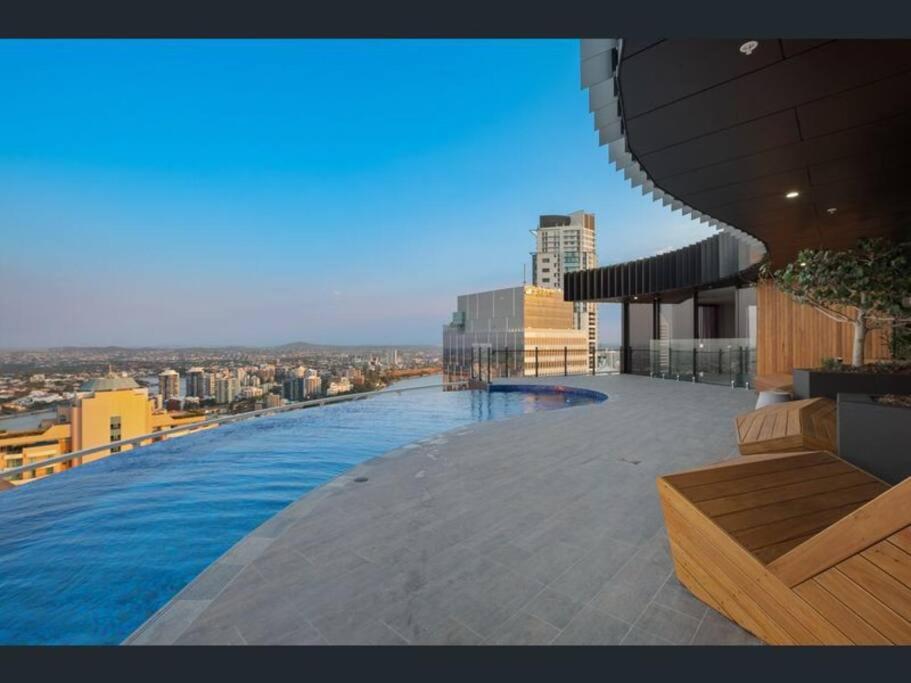 Brisbane Vacations - LvL29 Rooftop Pool Carpark Netflix by Stylish Stays - Property Image 4