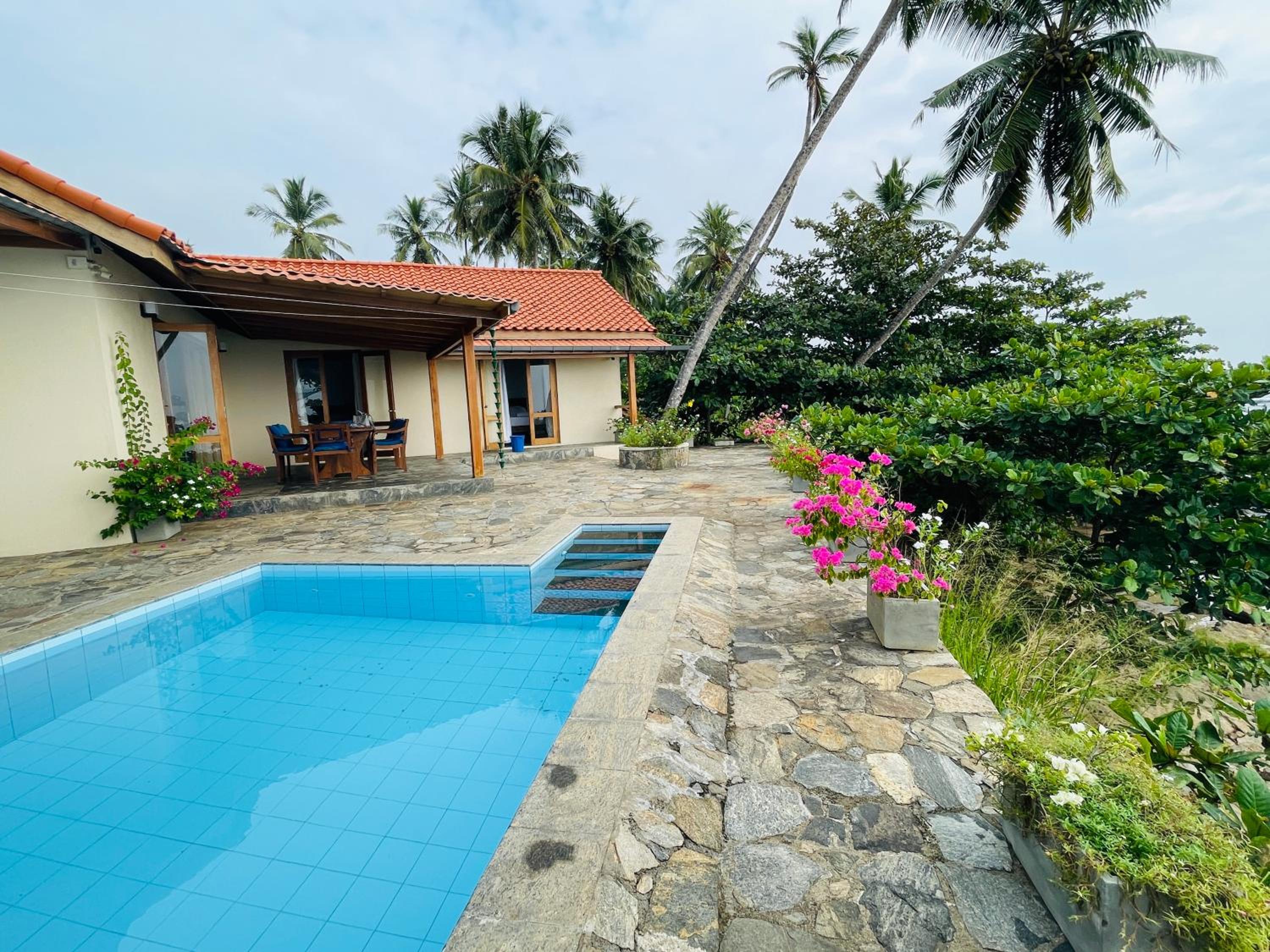 Blue Beach Villa - Nilwella view 2