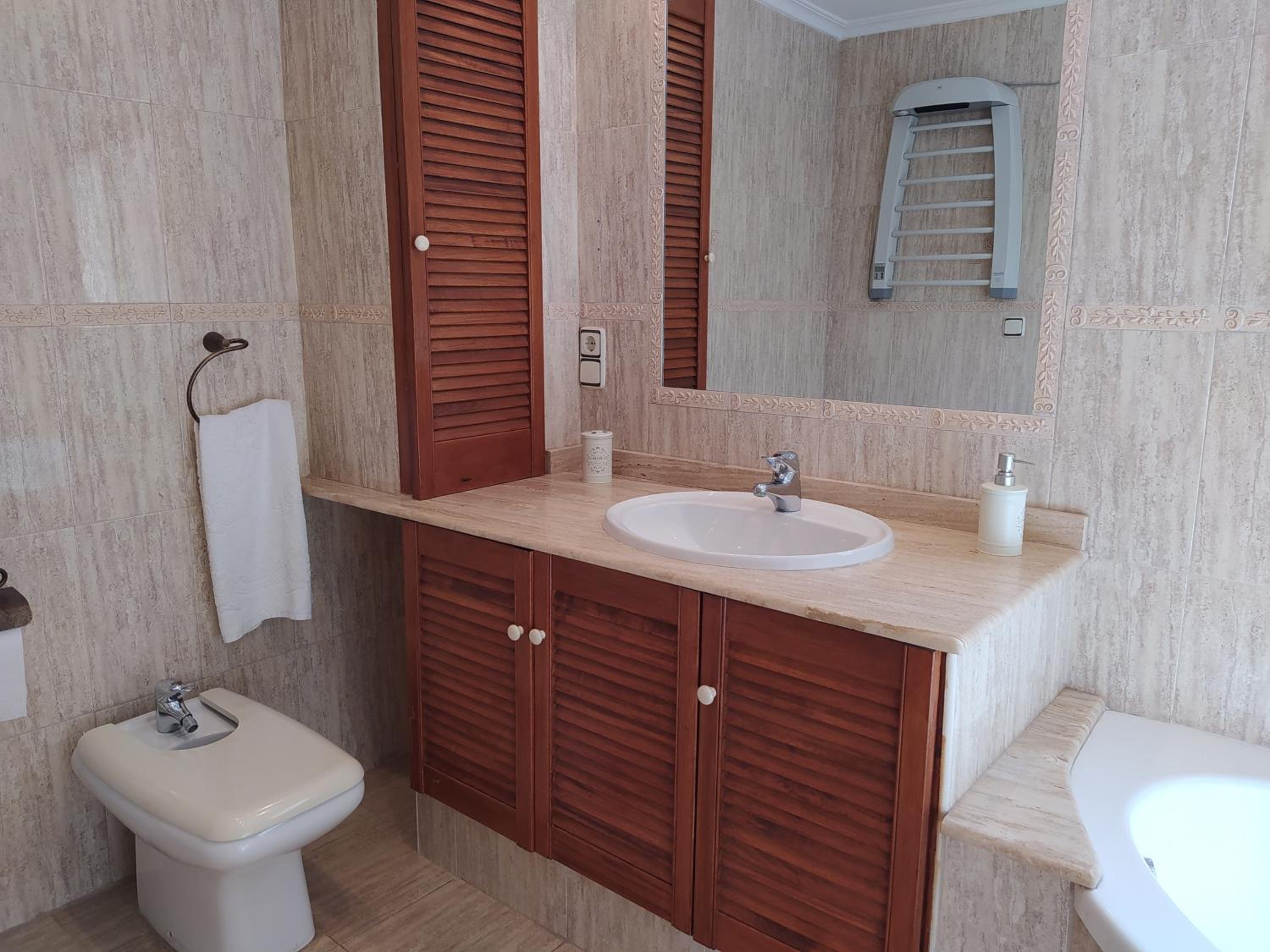 Casa Rural Axier - Piscina Privada - Familias y Grupos view 5