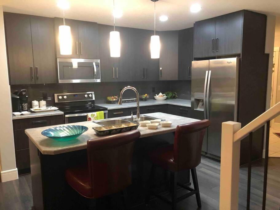 Cheerful and beautiful 3 bedroom home close lake