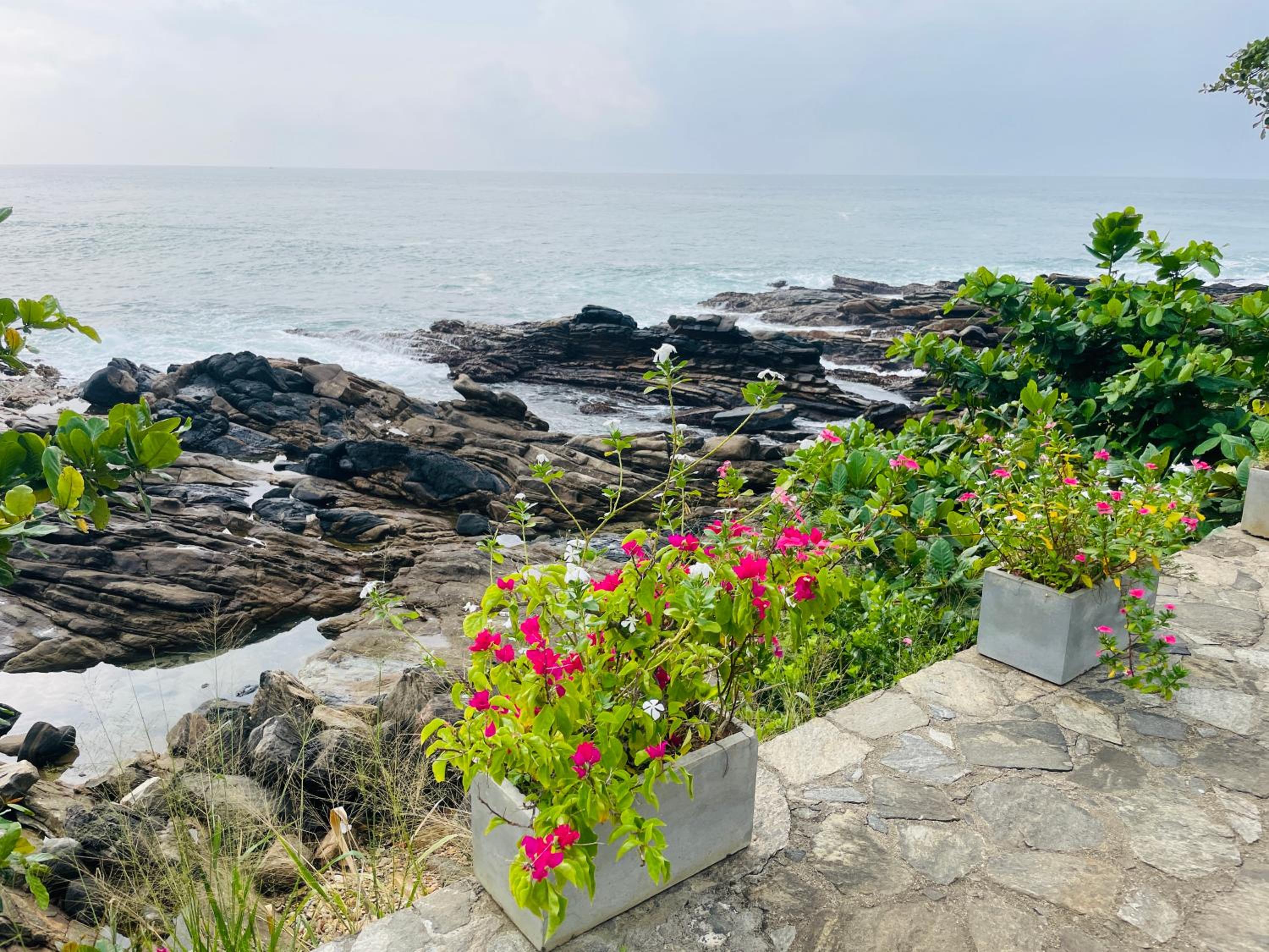 Blue Beach Villa - Nilwella view 5
