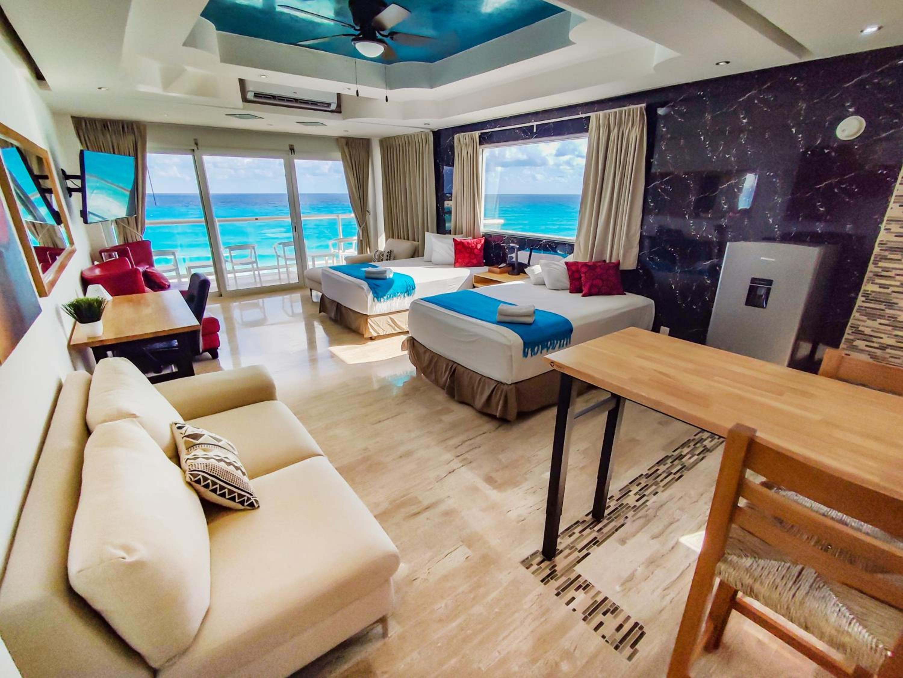 Paradise Beachfront & Nightlife Heart