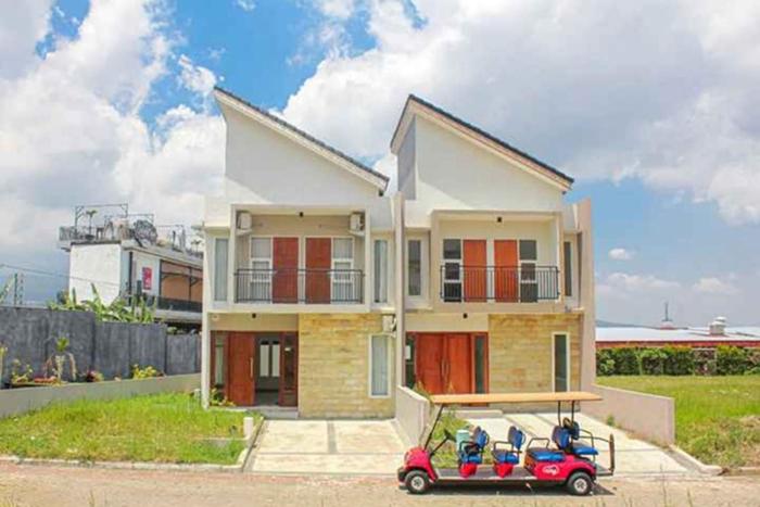 TwoSpaces Living at Panorama Villas Batu view 2