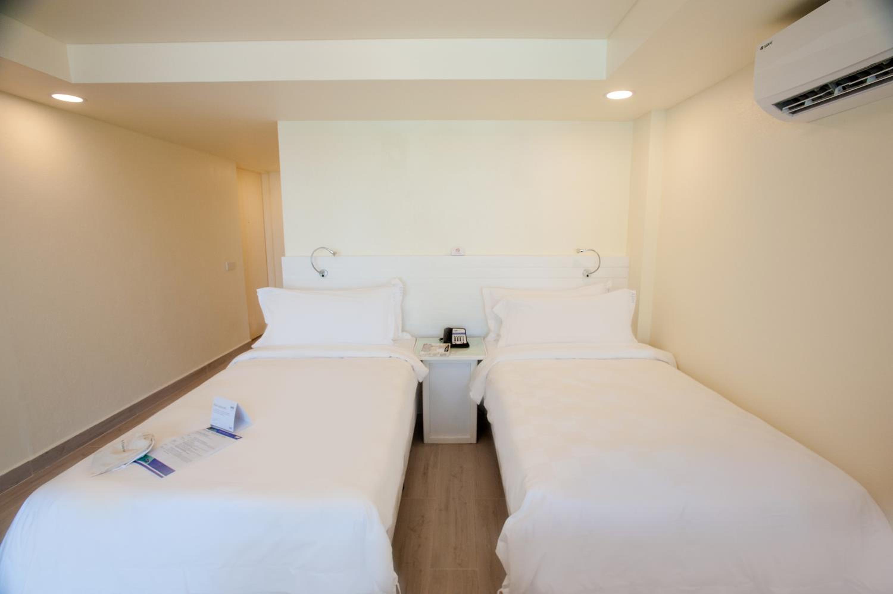 Holiday Inn Resort Kandooma Maldives - Kids Stay & Eat Free and Free Roundtrip Speed Boat for a minimum 4 nights stay