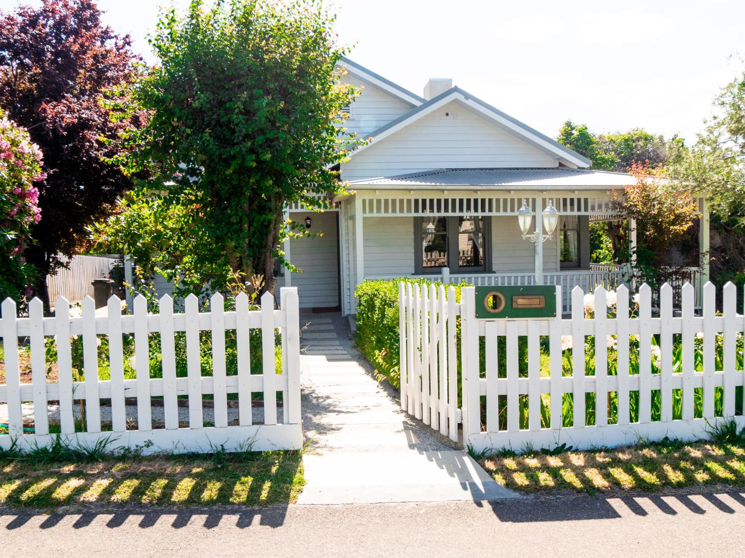 Hotel Di Maggio House - Luxury interiors - Free Parking and Wi-Fi - Image 1