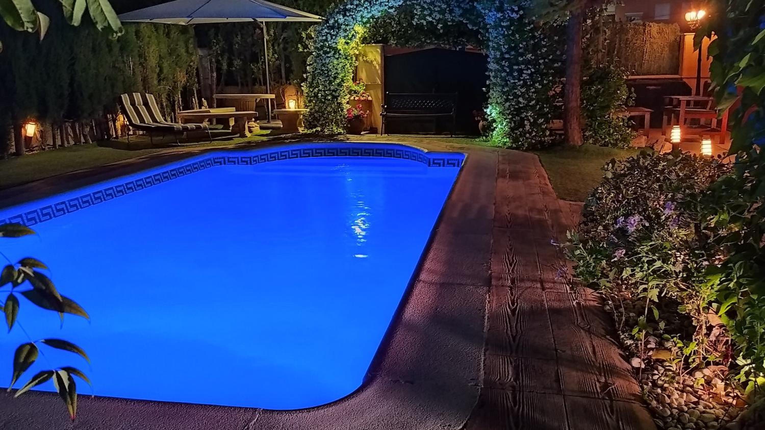 Casa Rural Axier - Piscina Privada - Familias y Grupos view 2