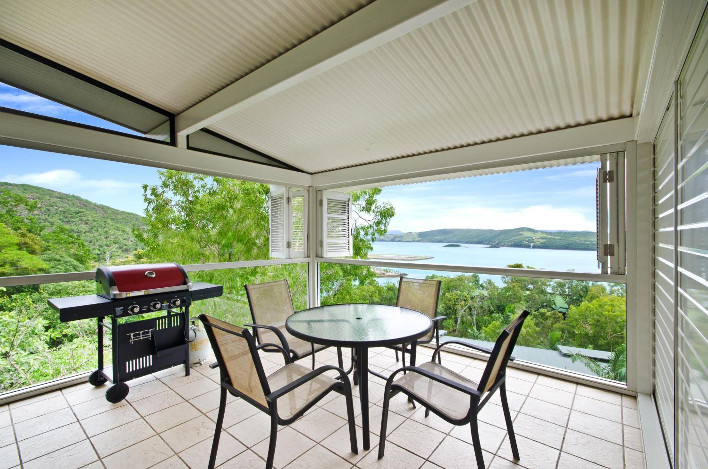 Oasis Apartments on Hamilton Island by HIHA