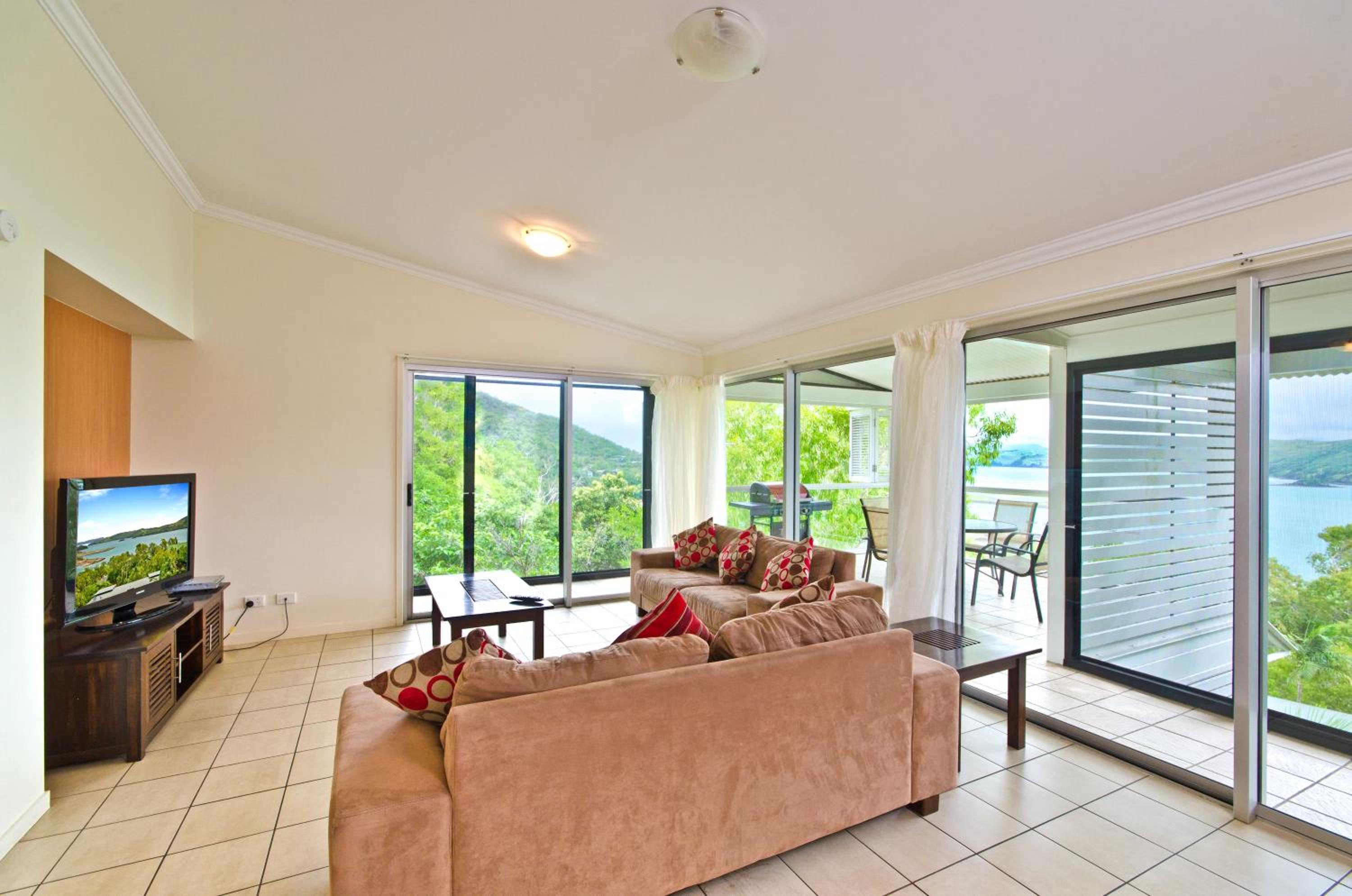 Oasis Apartments on Hamilton Island by HIHA