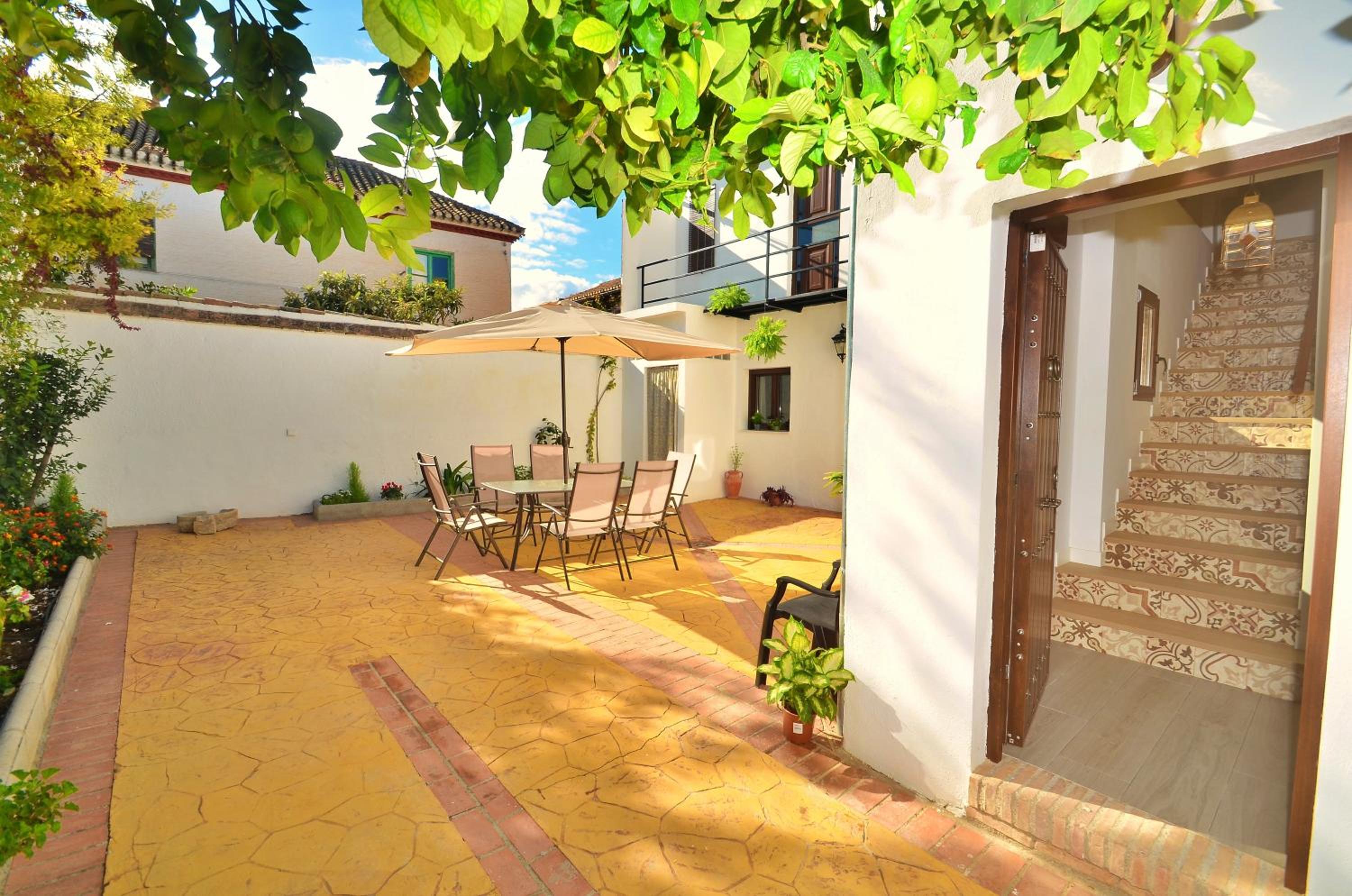 Casa Limon Patio y Parking