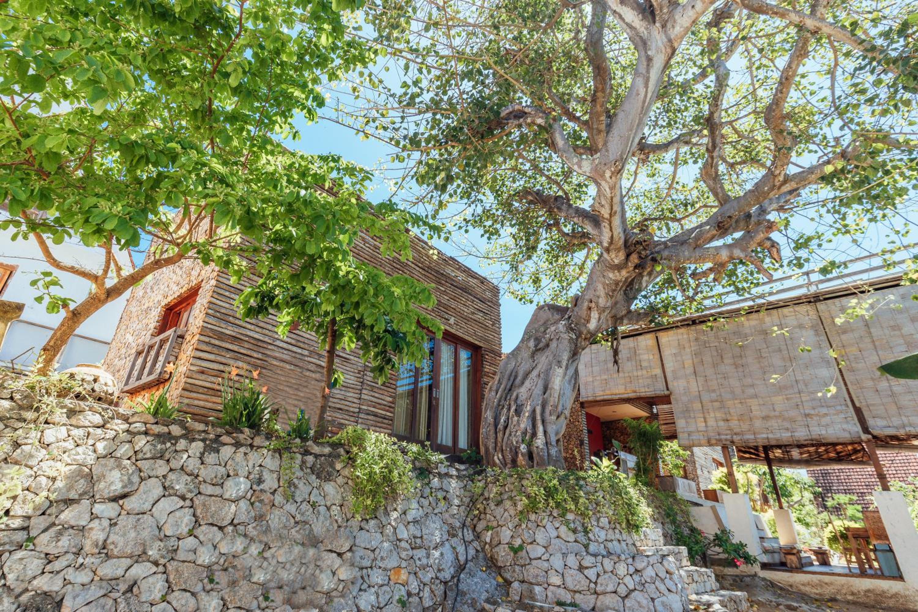 Kabeh Jati Garden Villa & Restaurant
