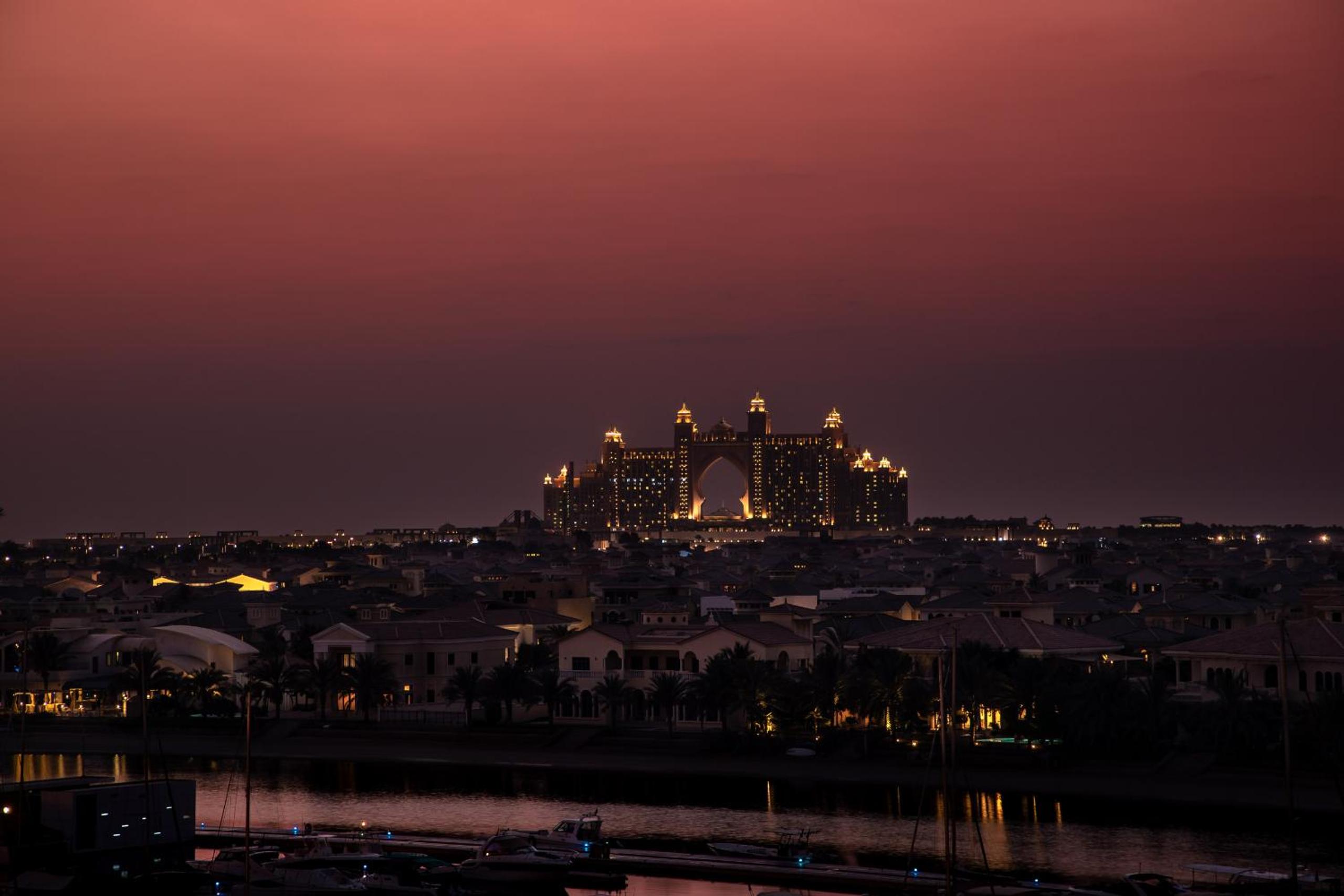 Tiara Residences, Palm Jumeirah Dubai - Mint Stay