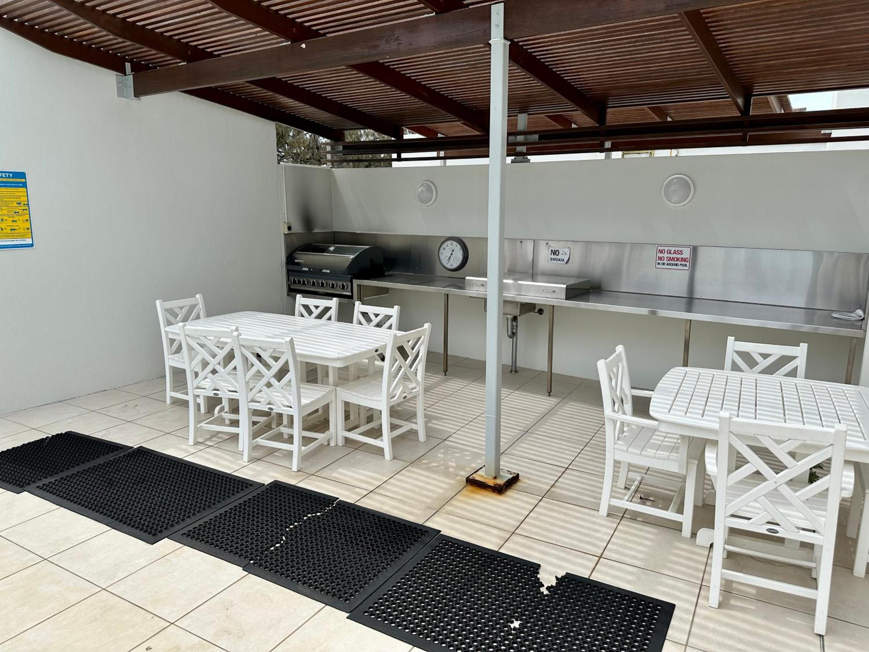 Bargara Oceanfront Luxury Grd Flr Apartment