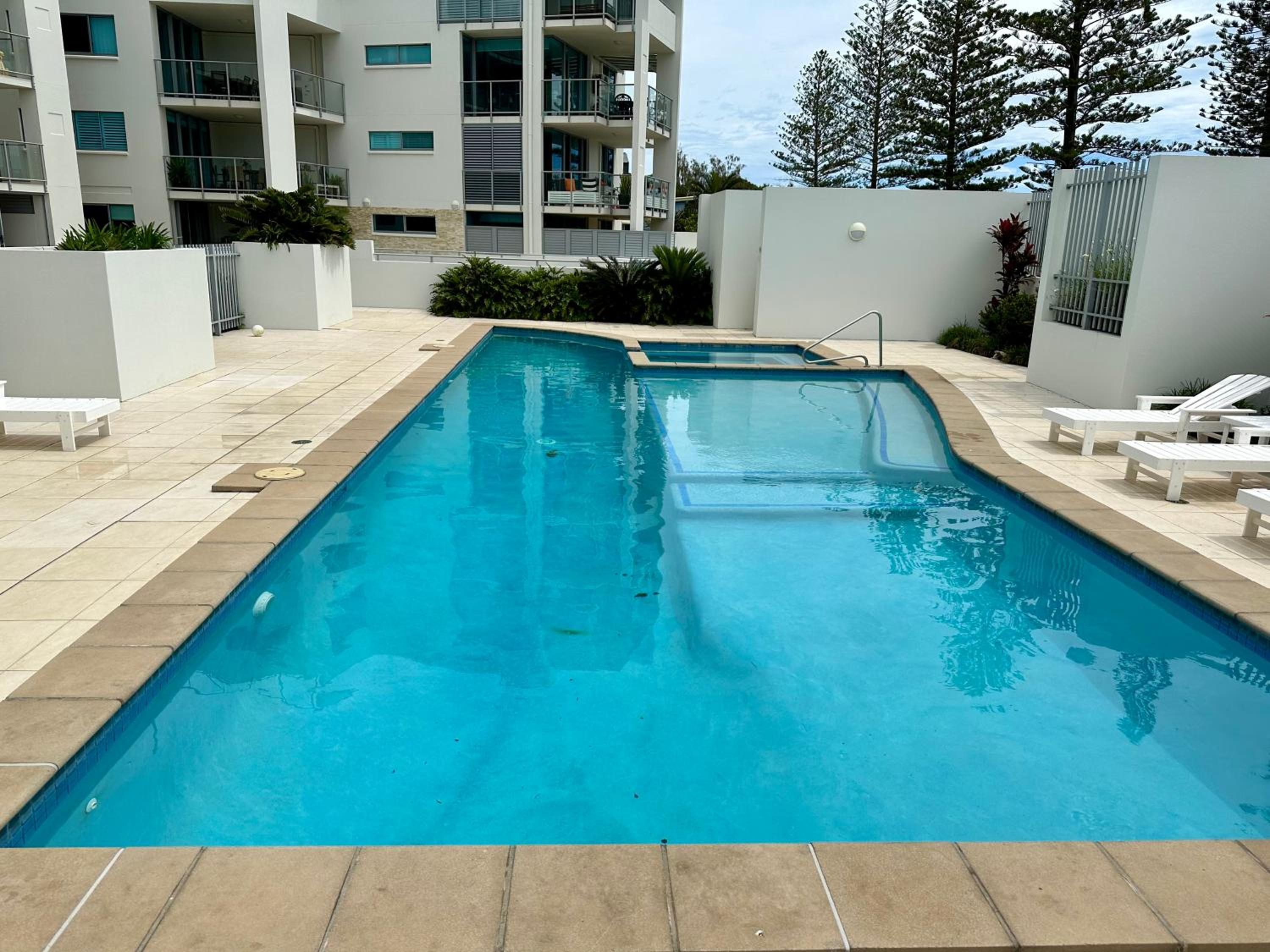 Bargara Oceanfront Luxury Grd Flr Apartment