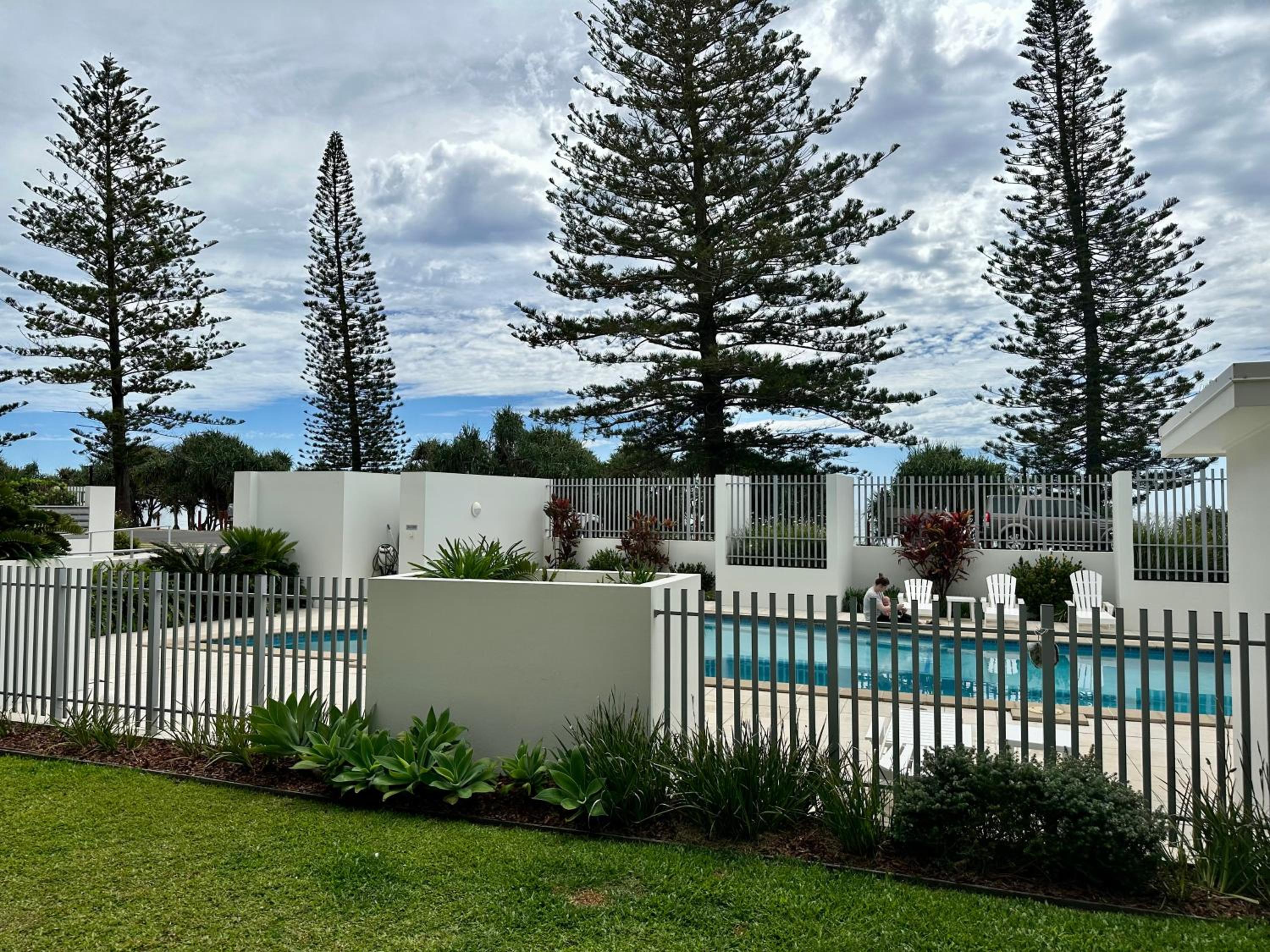 Bargara Oceanfront Luxury Grd Flr Apartment