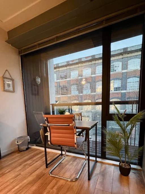 2Bed Stratford Apt with Easy Access to Central London, O2, ExCel, Parking Nearby