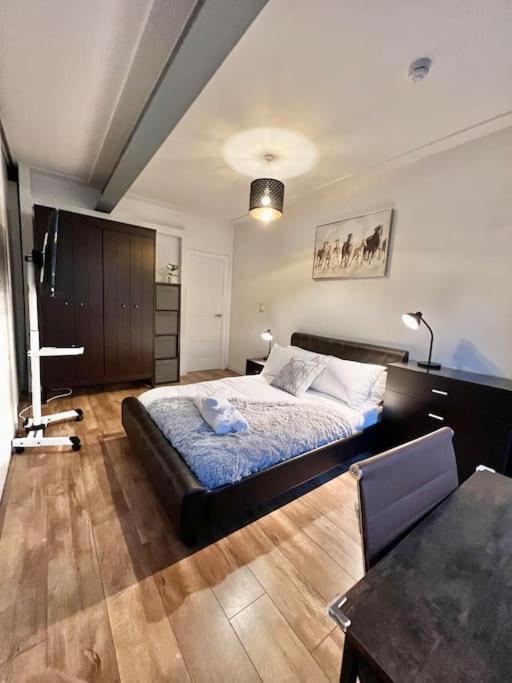 2Bed Stratford Apt with Easy Access to Central London, O2, ExCel, Parking Nearby