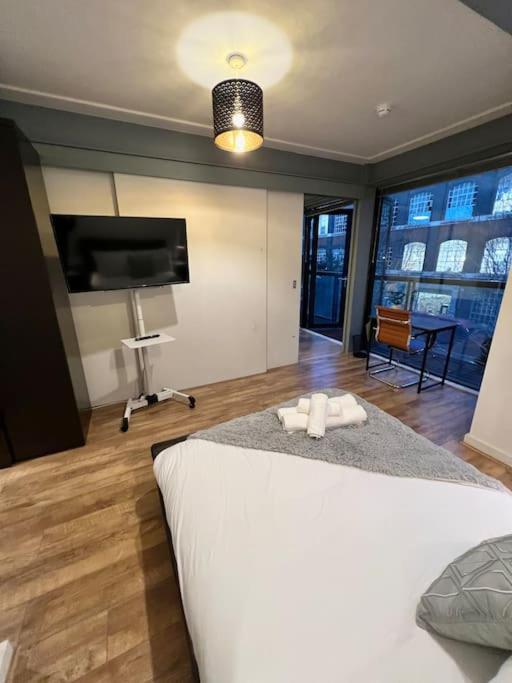 2Bed Stratford Apt with Easy Access to Central London, O2, ExCel, Parking Nearby