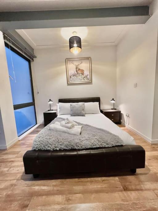 2Bed Stratford Apt with Easy Access to Central London, O2, ExCel, Parking Nearby