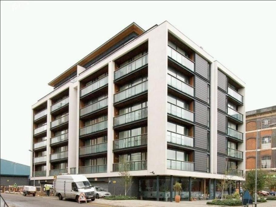 2Bed Stratford Apt with Easy Access to Central London, O2, ExCel, Parking Nearby
