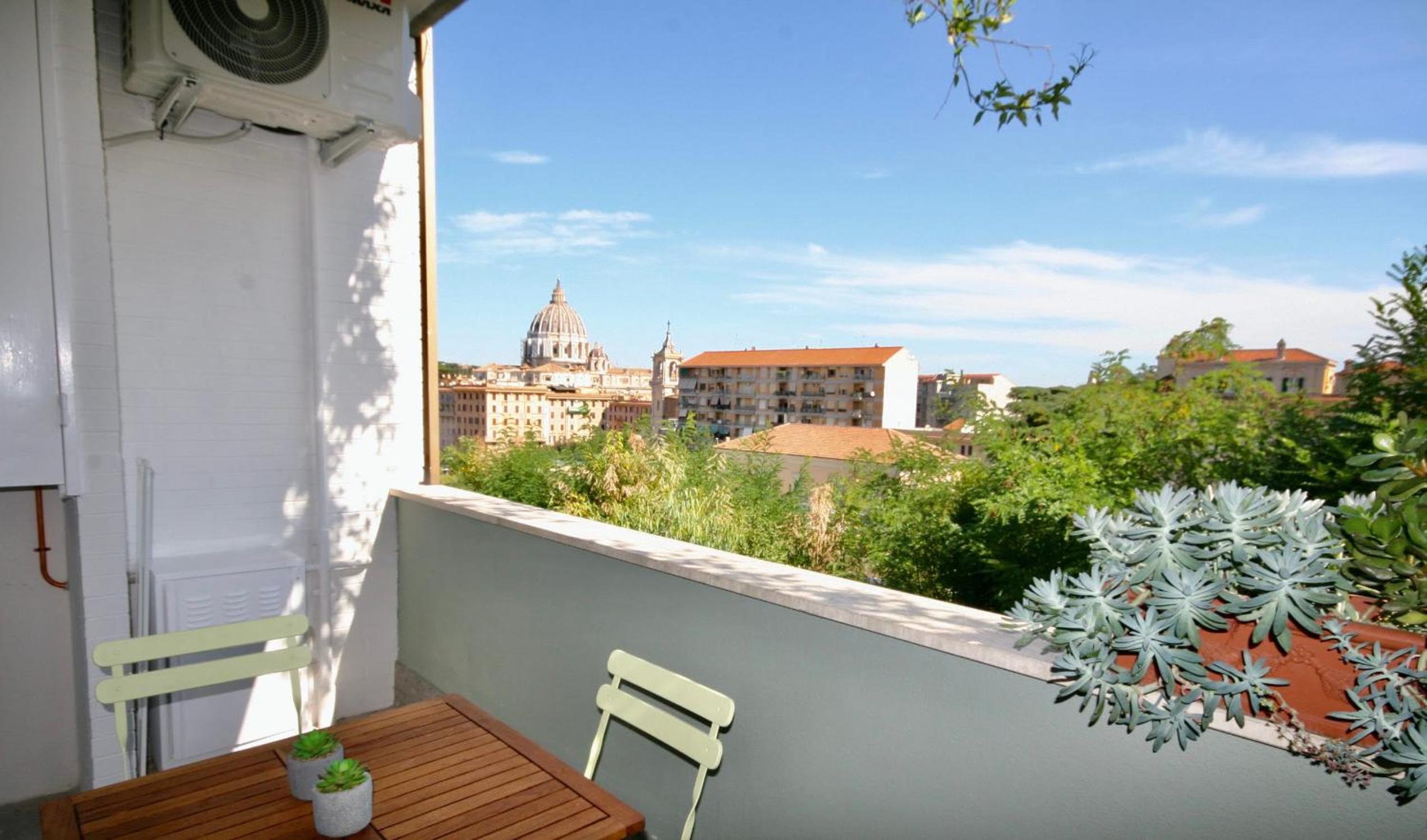 Delmirani's Book Apartments - Vatican View