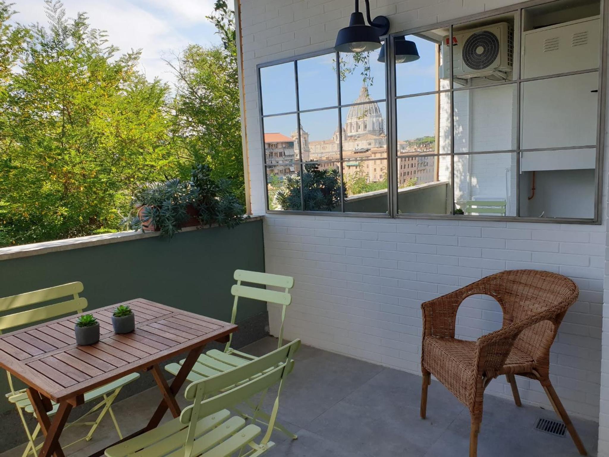 Delmirani's Book Apartments - Vatican View