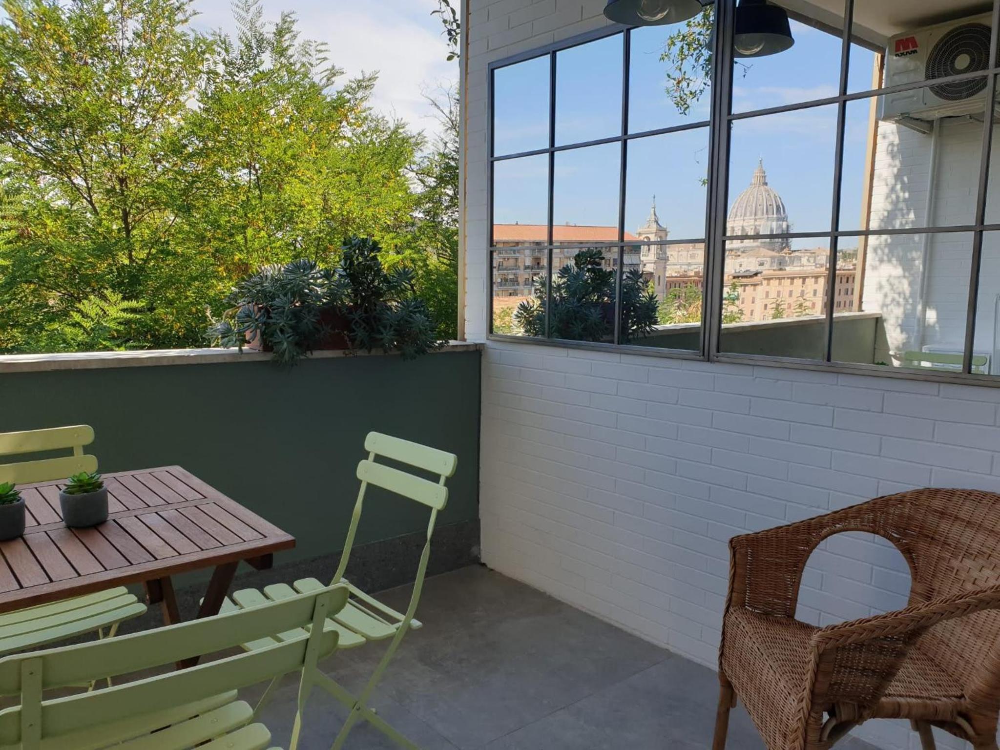 Delmirani's Book Apartments - Vatican View