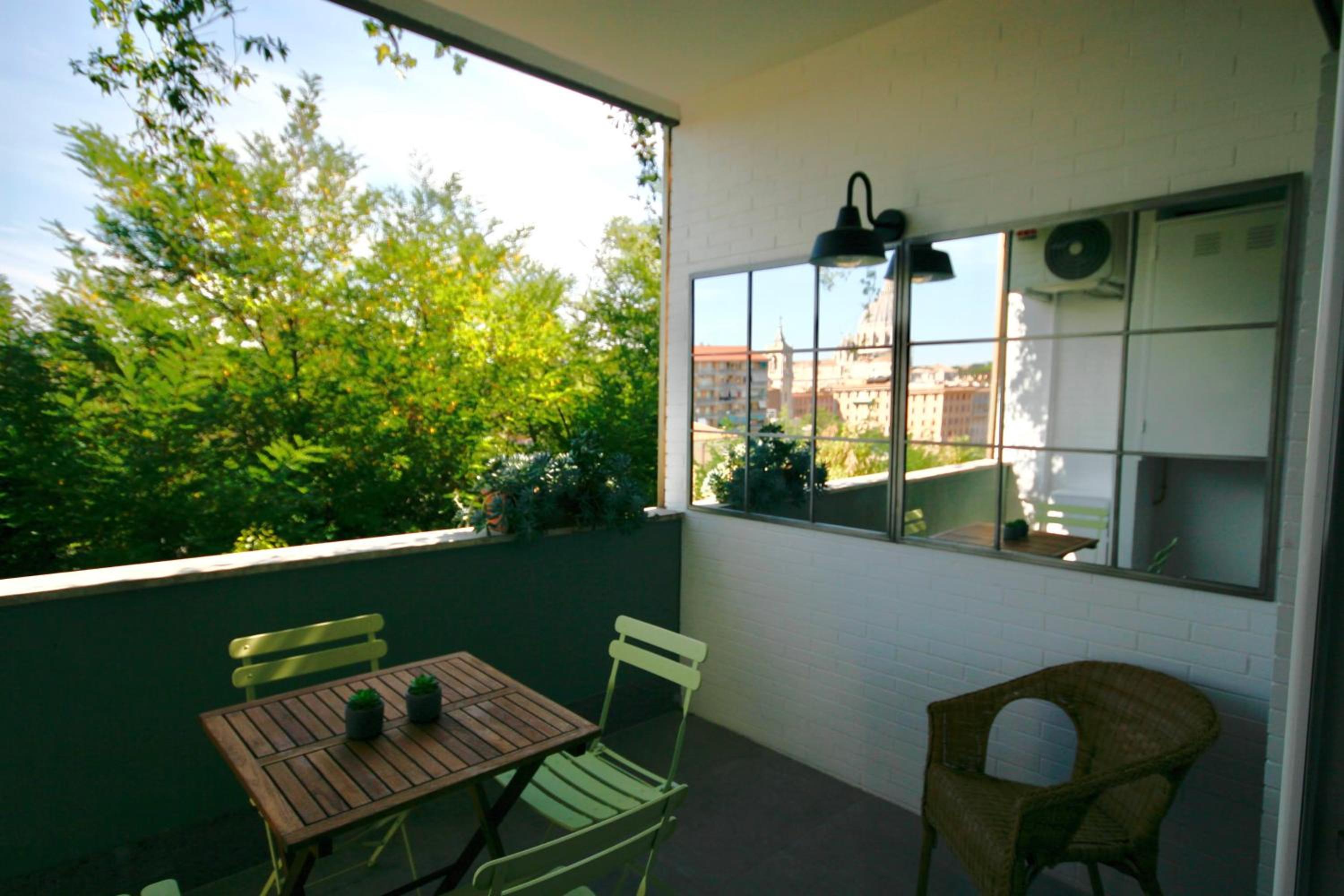 Delmirani's Book Apartments - Vatican View