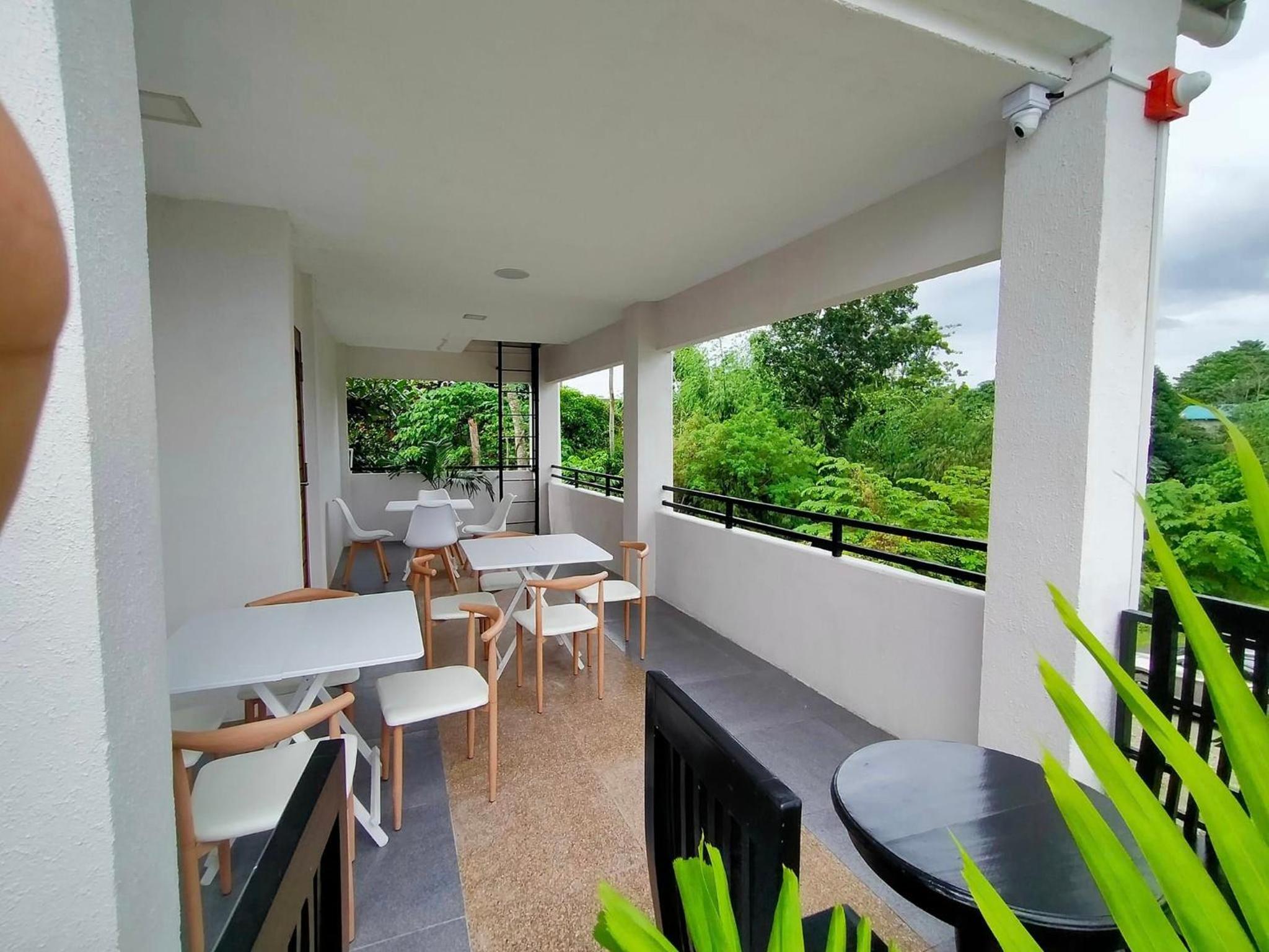 JPrime Traveller's Lodge view 3