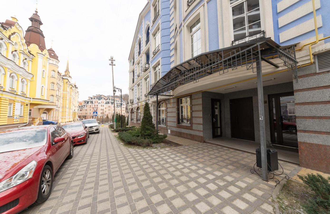3-6 in RC Vozdvizhenka Podil, Dehtiarna 6, Petrovdom Apartments view 5
