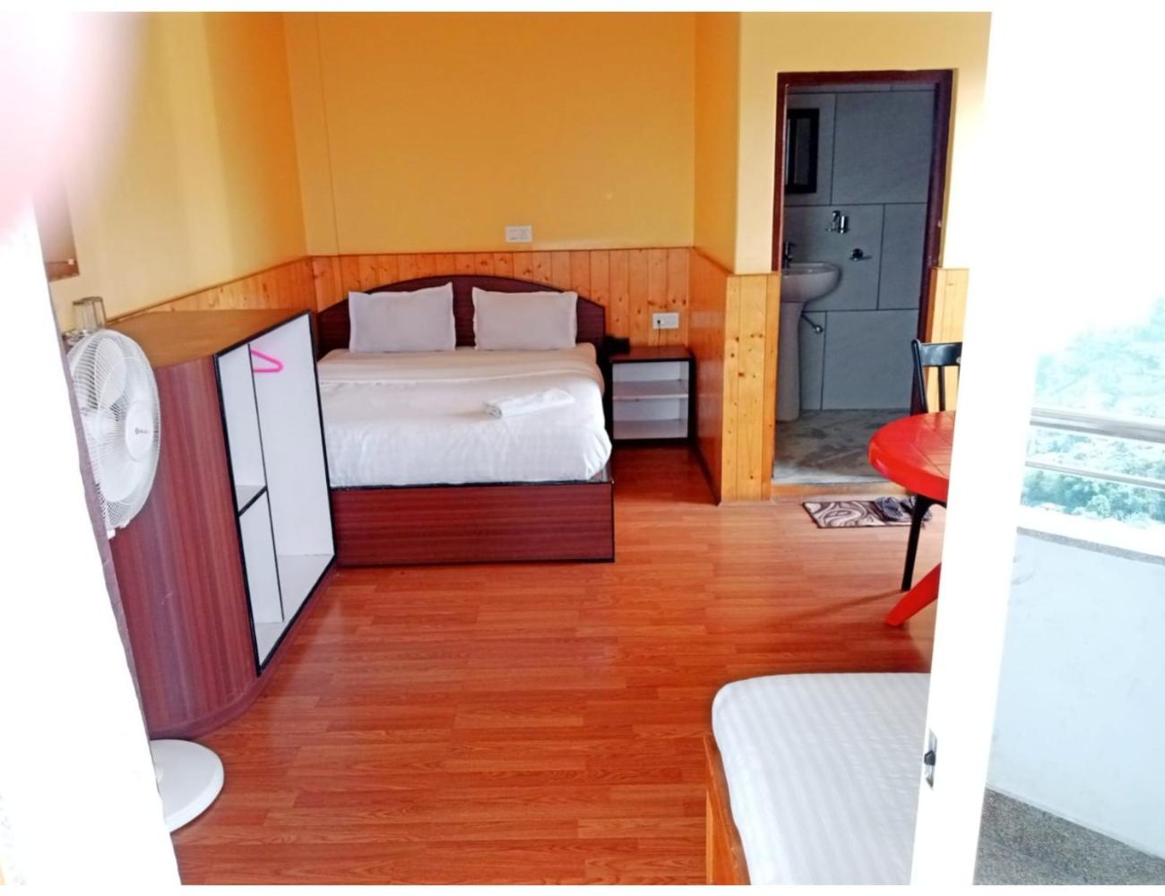 Hotel Serene Point, Kalimpong view 5