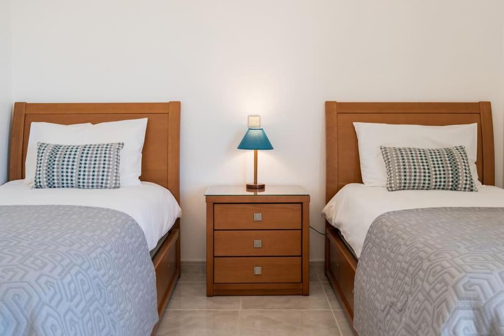 Maray Apartment near Porto de Mós and Praia Dona Ana