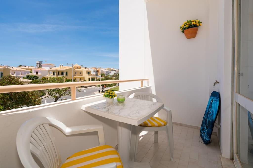 Maray Apartment near Porto de Mós and Praia Dona Ana