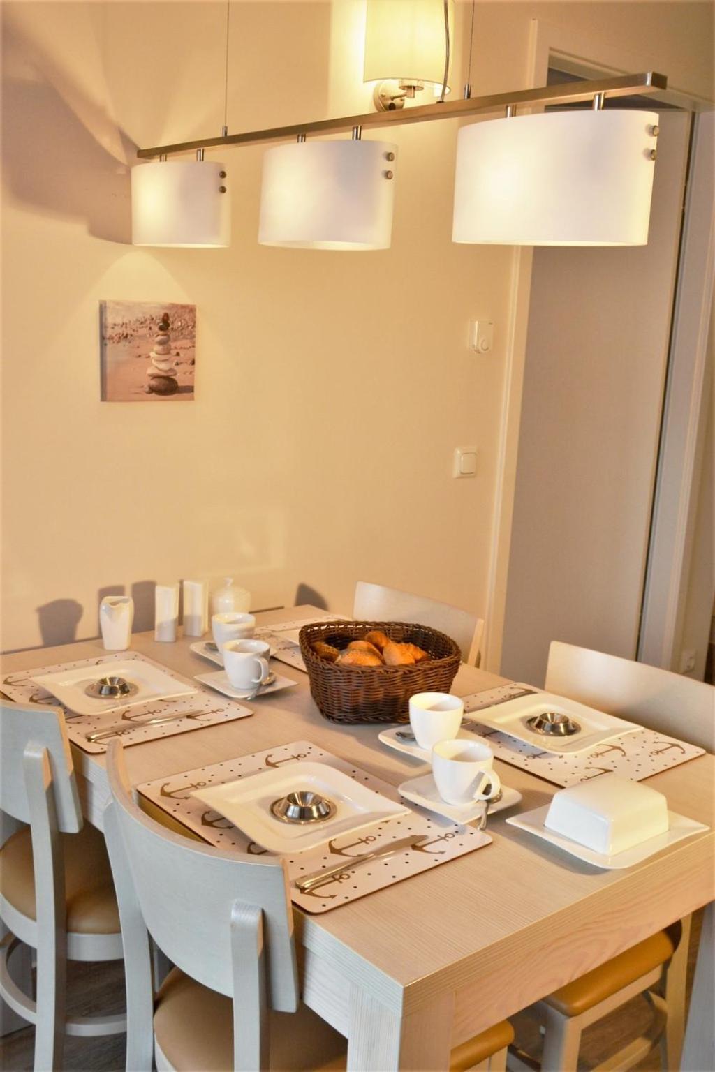 Apartment 7 -