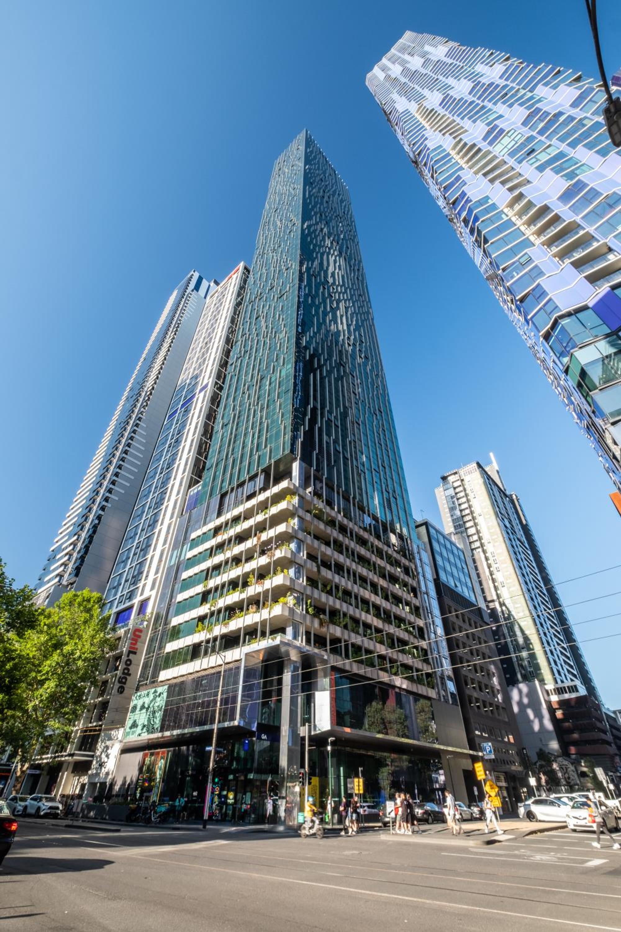 Mega Style Apartments Victoria One - Image 1