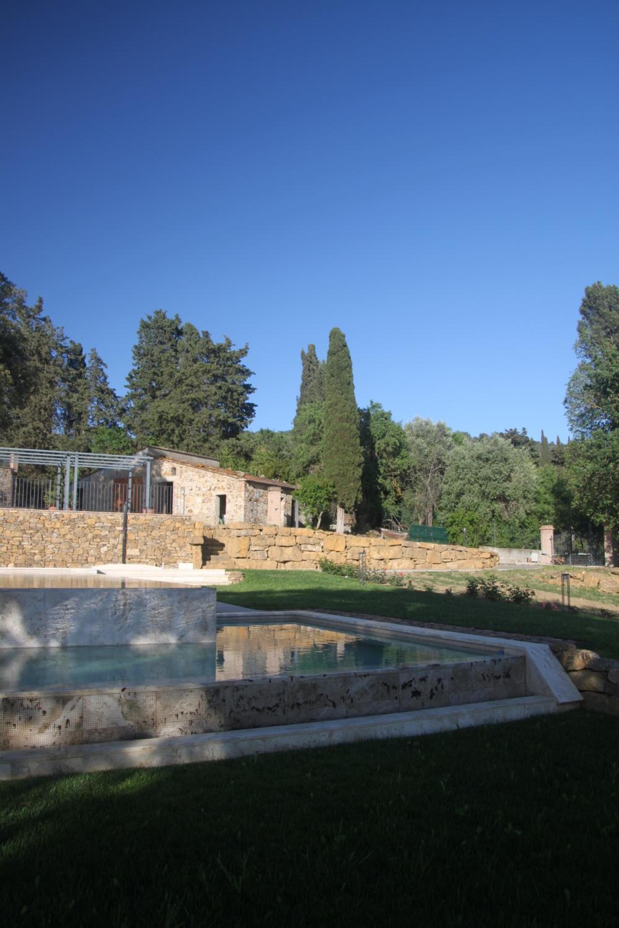 Photo 33