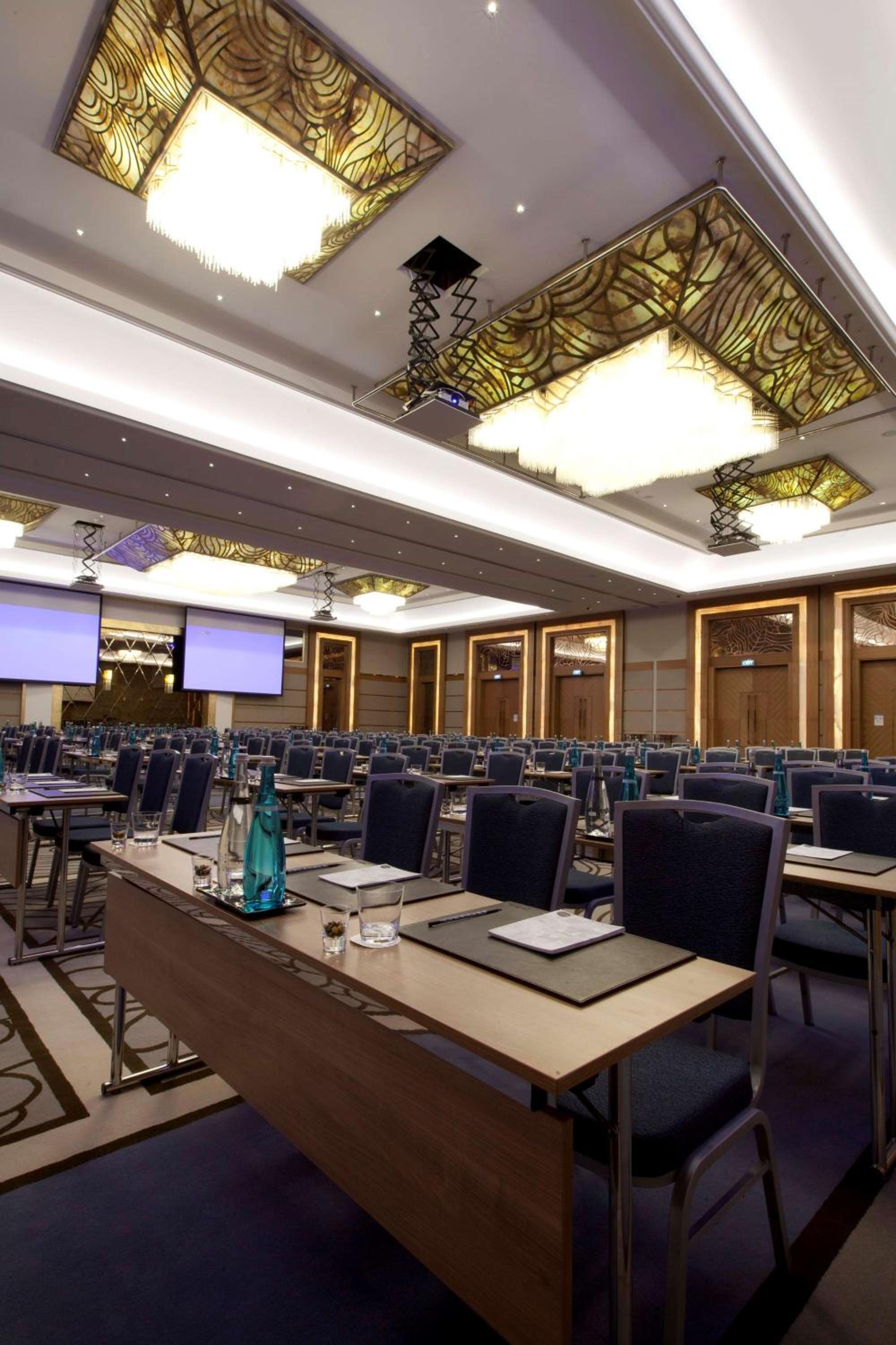 Radisson Blu Hotel, Istanbul Sisli - Image 126