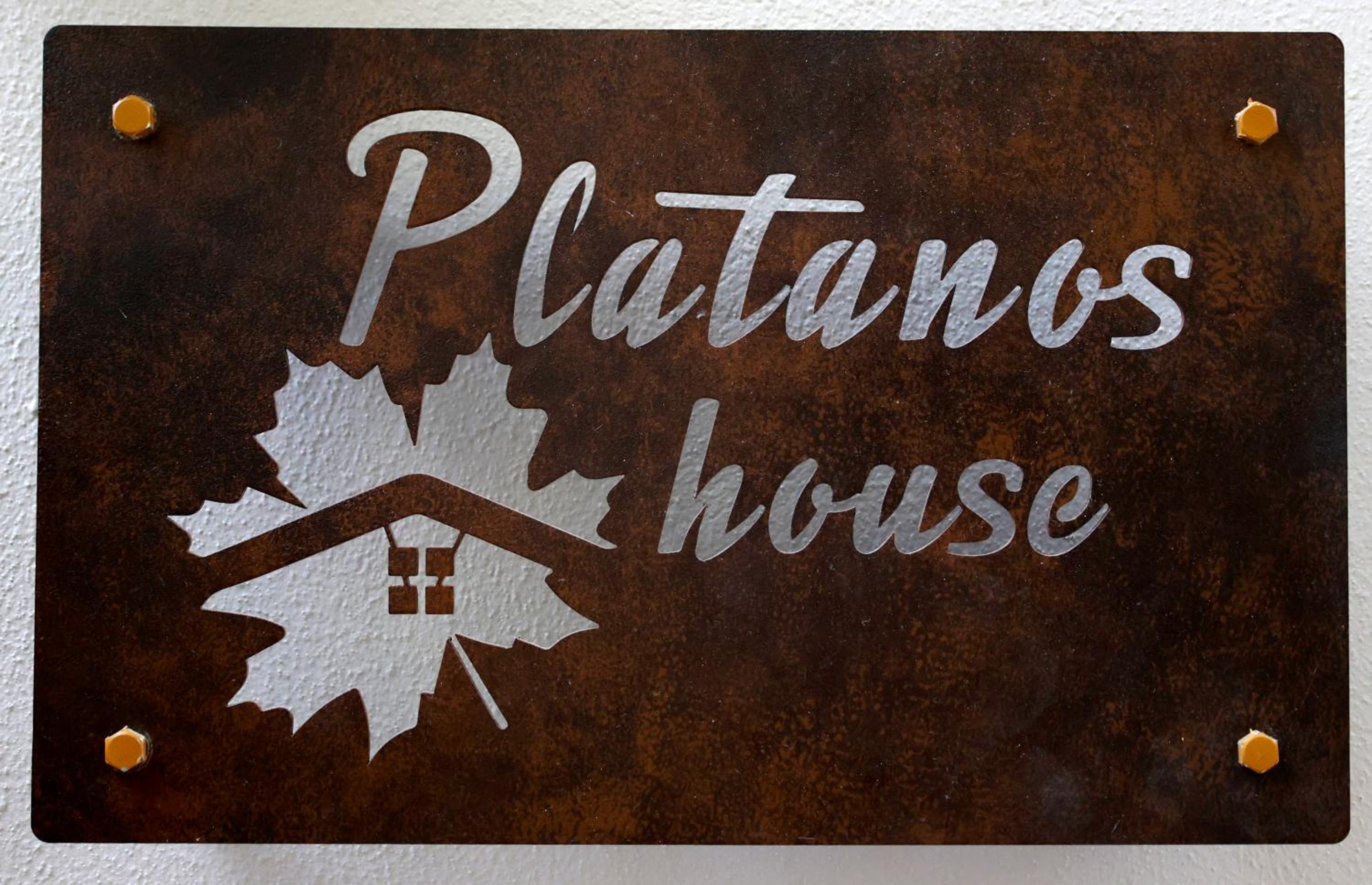 Platanos house