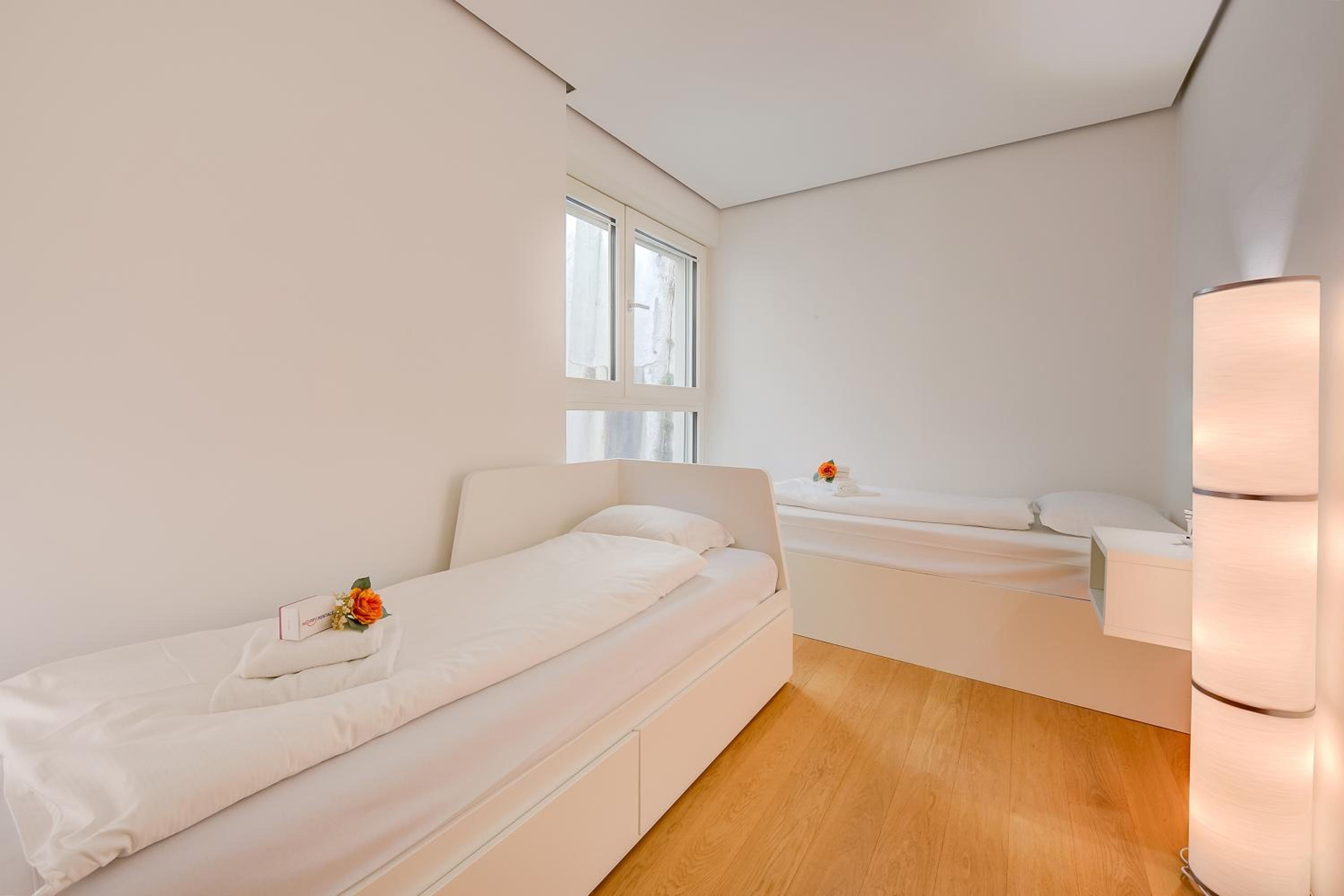 Honeymoon with Stunning View - Happy Rentals