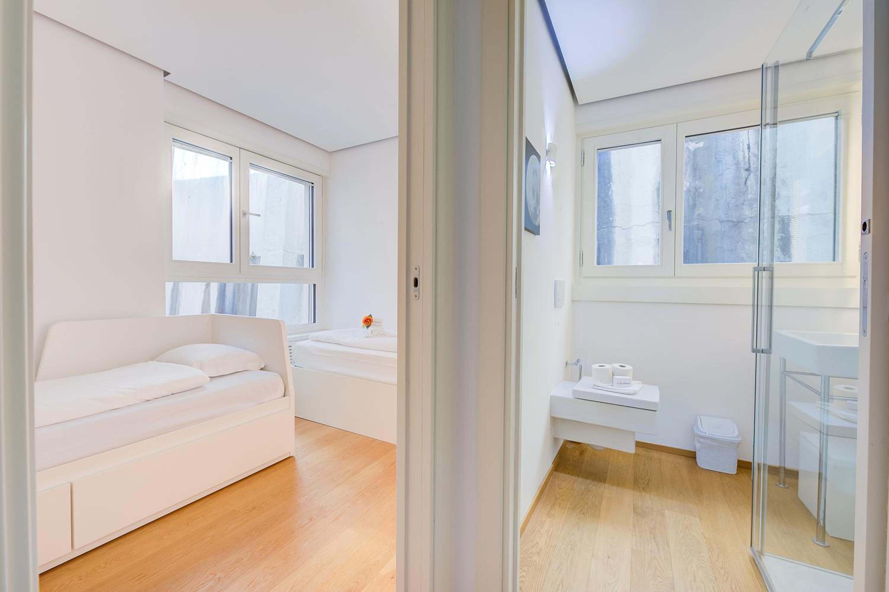 Honeymoon with Stunning View - Happy Rentals