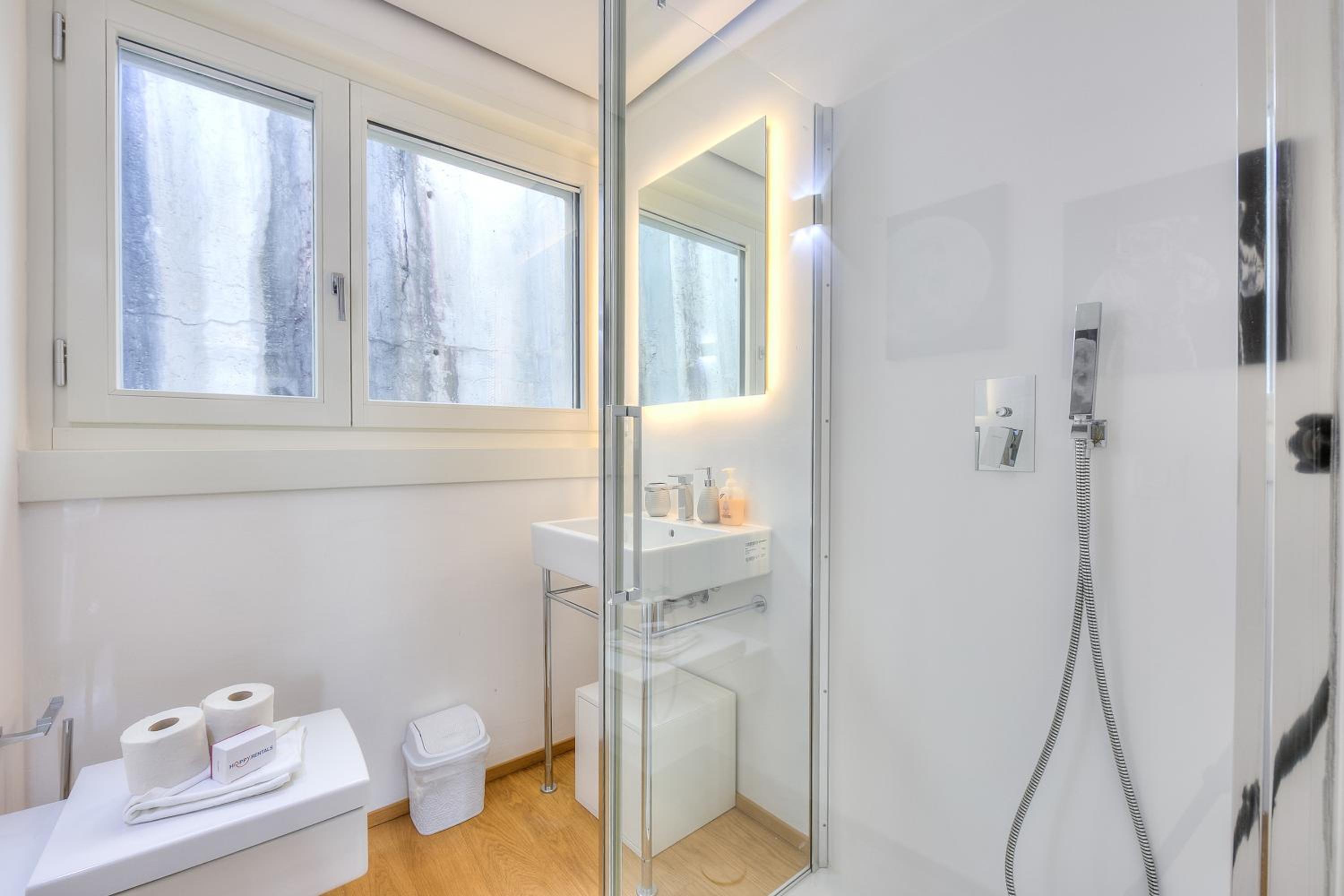 Honeymoon with Stunning View - Happy Rentals